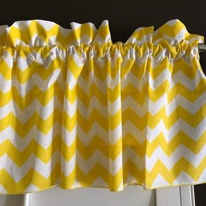 1" Chevron Print Poly Cotton Decorative Valance